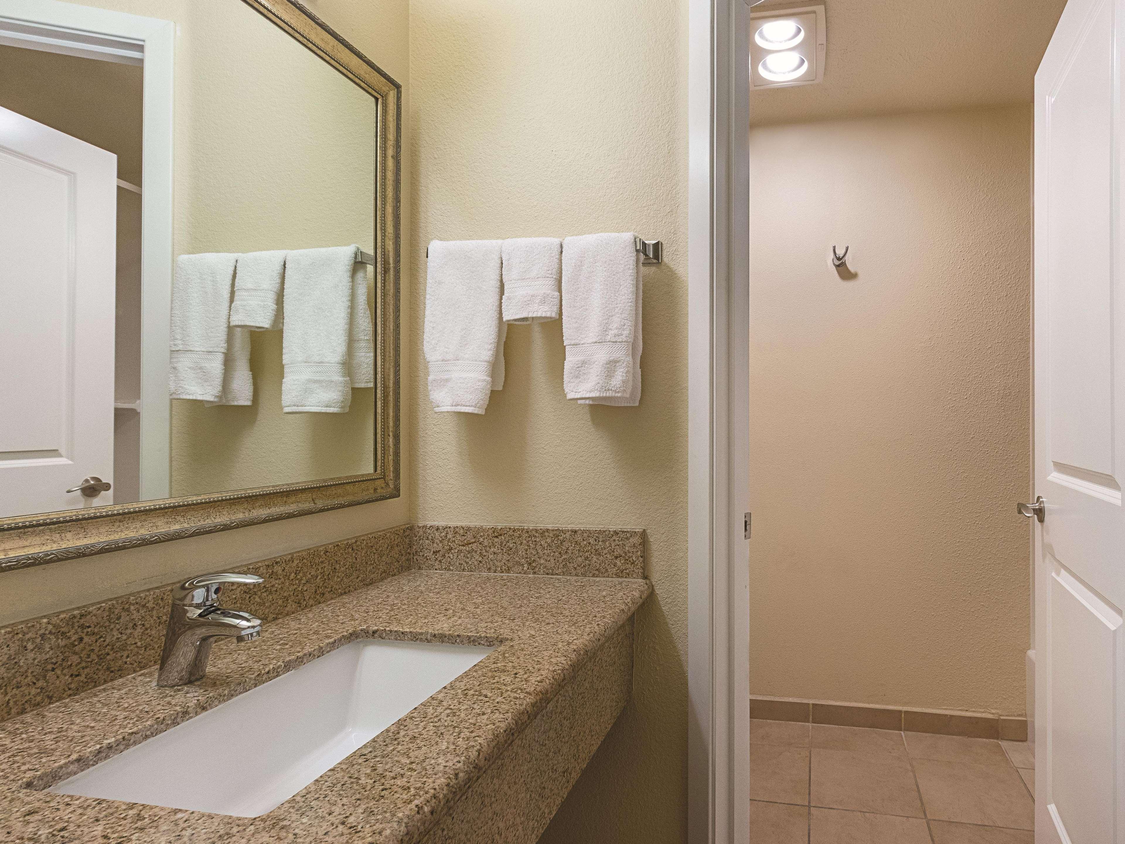 La Quinta By Wyndham Portland Nw Ξενοδοχείο Εξωτερικό φωτογραφία