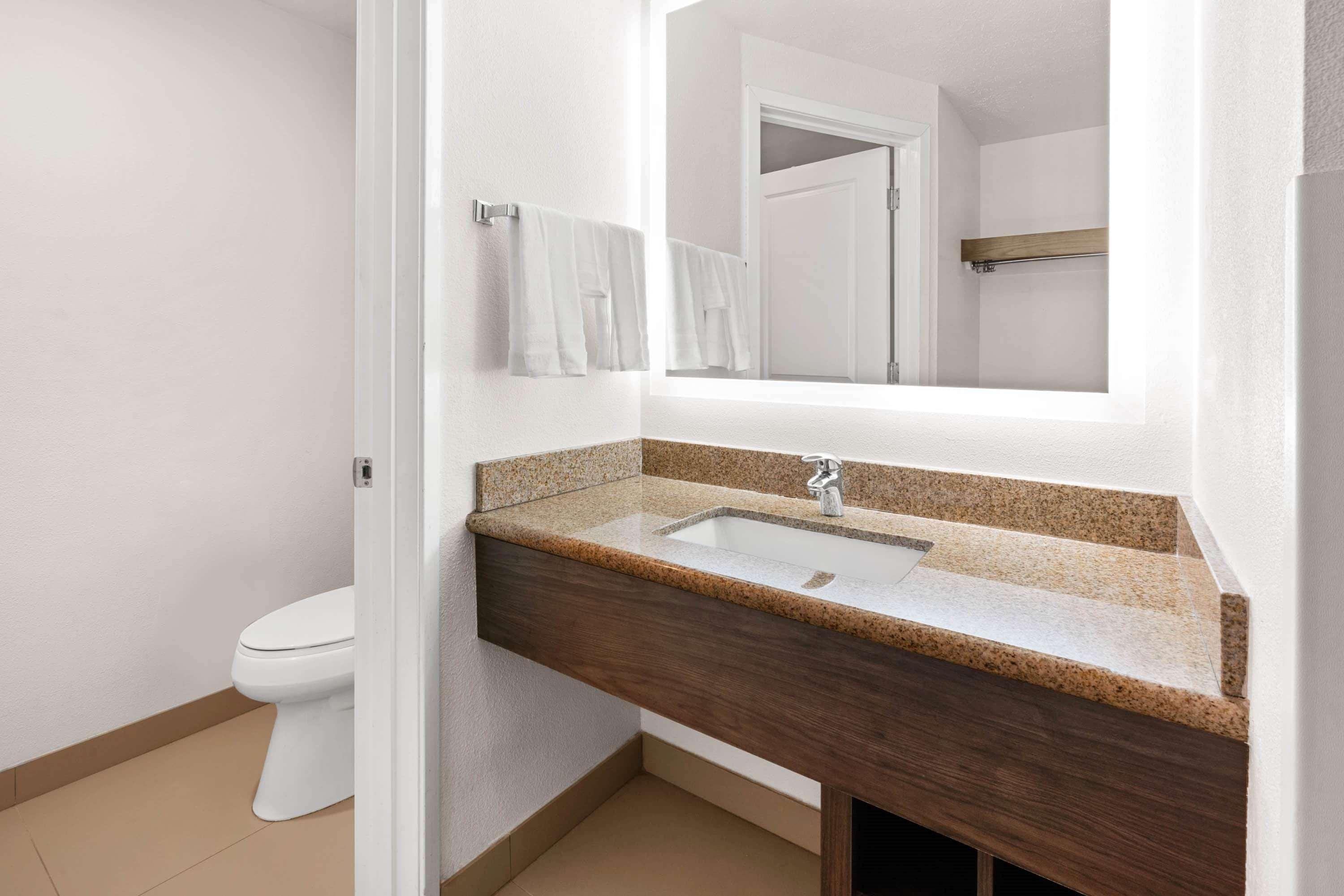 La Quinta By Wyndham Portland Nw Ξενοδοχείο Εξωτερικό φωτογραφία